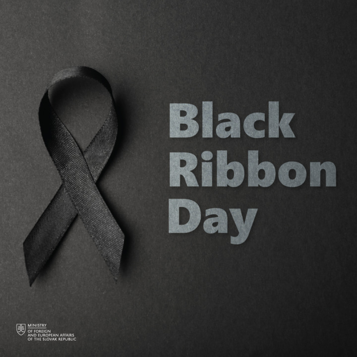 SlovakiaMFA's tweet photo. Each August 23 we commemorate #BlackRibbonDay. We remember the victims of Stalinism and Nazism, who gave up their lives in the fight for freedom &amp; democracy. We shall never forget their sacrifice. To honour their memories we must continue to guard against authoritarian regimes. https://t.co/6MALeZzRKV