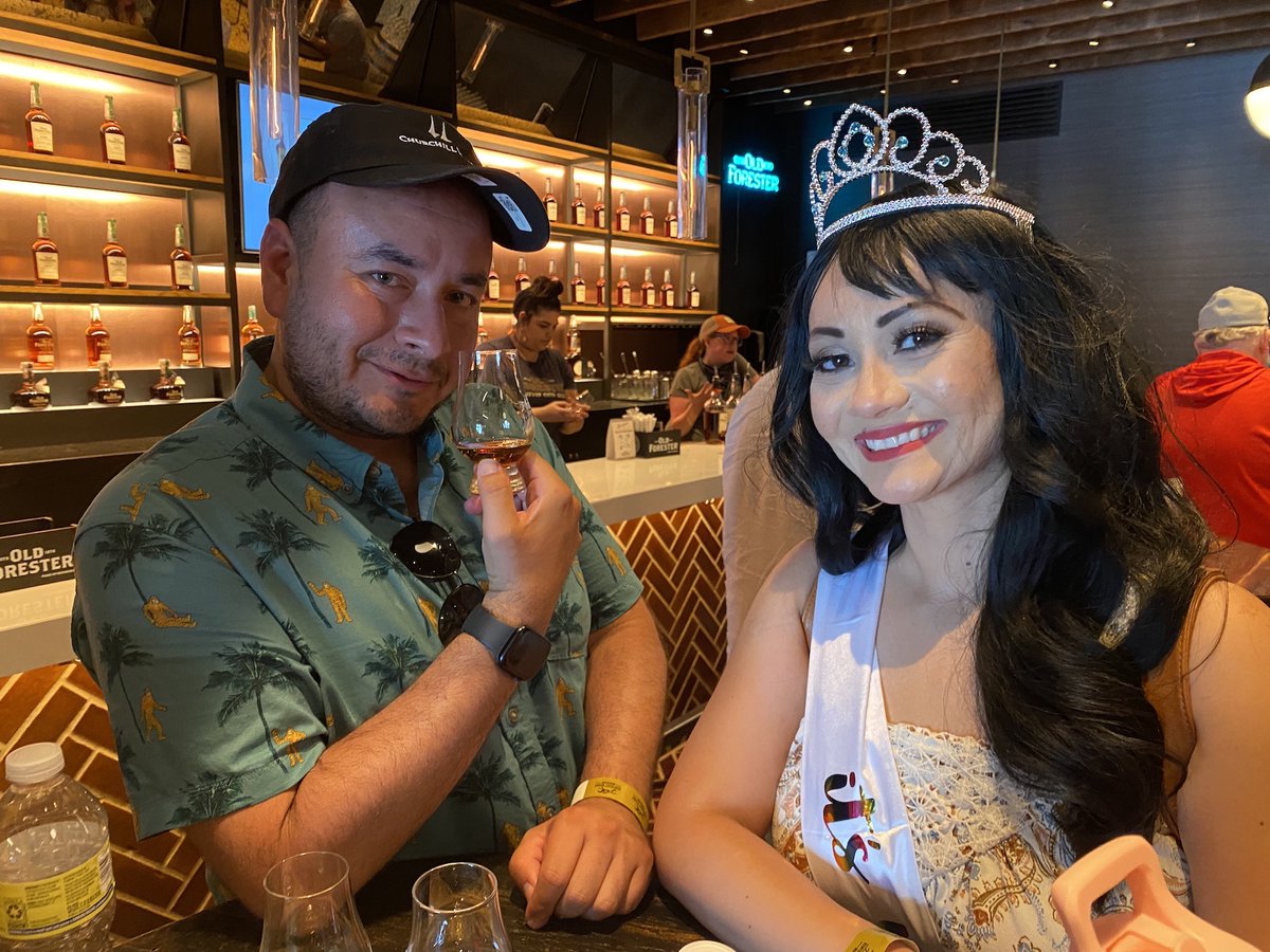 BeyondOurPlate's tweet photo. Here it is!  Our new fun food adventure for #YouTube called LOUISVILLE - The Birthday Bourbon Tour.   We hit all the recommendations from dives to Churchill downs while on a SPECIAL MISSION for a dedicated viewer.   #Food #Kentucky #fun
CLICK -> 
 https://t.co/Hnpx8DTWlX https://t.co/jMzaxXl1Lc