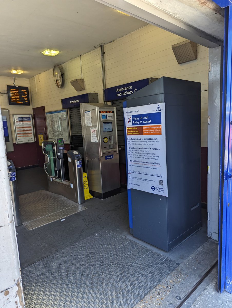 politicianssho1's tweet image. 11pm Mon &amp;amp; 12pm Weds
No staff, window boarded up, no need to pay...
With all the disruption on the #Overground &amp;amp; #Bakerloo they might be handy to help travelers
@TfL aren't stations supposed to have staff? @MayorofLondon @BBCTomEdwards @LonTravelWatch @RMTunion @TSSAunion