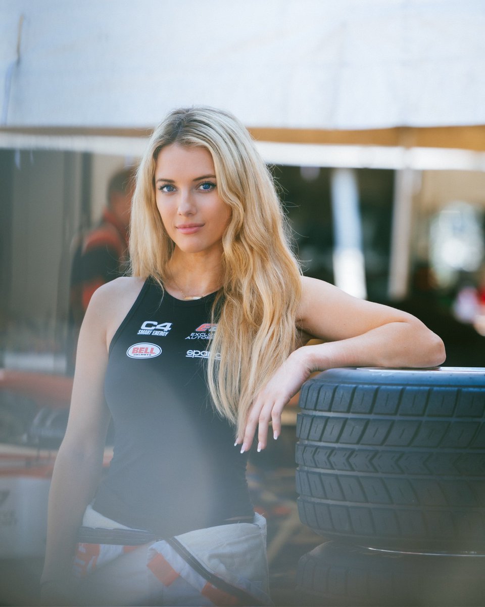 LindsayBMarie's tweet photo. 🖤 https://t.co/AkAaKuEjbQ