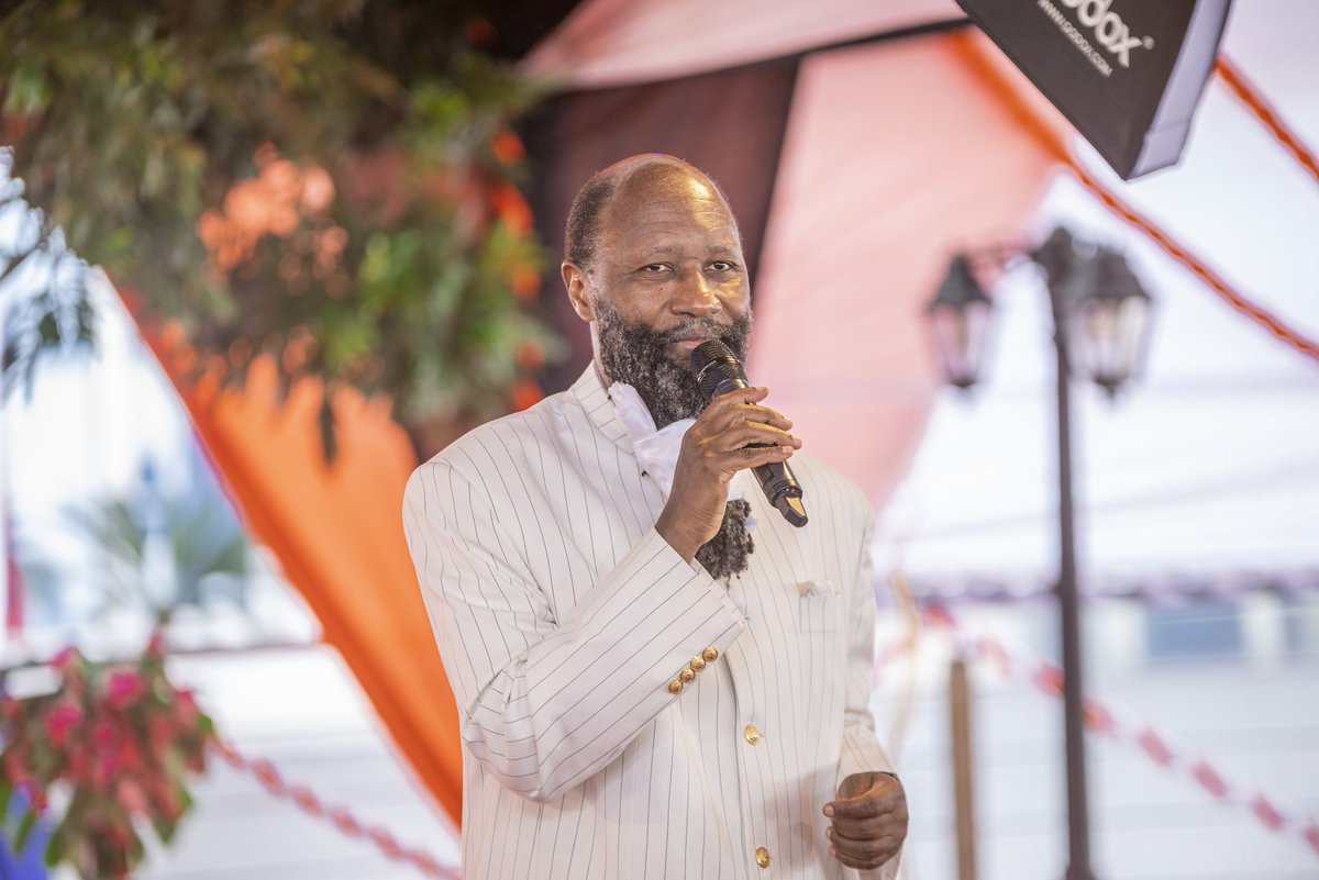 ItsIsaac_Snr's tweet photo. The MIGHTIEST MIGHTIEST PROPHETS of the LORD are the Most Quintessential. They're the Most Finest the LORD Ever Send to the church landscape.

LOOK at the Anointing bestowed on THEM. Raising Thousand of Cripples, healing incurable Disease like HIV.

Indeed They're MIGHTIEST. https://t.co/5elQPiLPmP