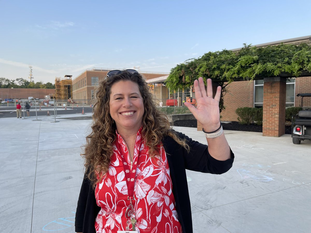 IHSchools's tweet photo. Our team is so ready for this epic school year! Welcome home! #BraveFirstDay #IHpromise https://t.co/0JEd4R1rnF