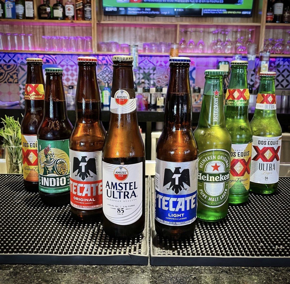 HotelRizodeOro's tweet image. Checking-in, Thursday, for the #IslandParty, below us, at @TropicalBarEng?⁣

Get your pre-party started, at our Senda Norte Restaurant &amp;amp; Cantina, with your favorite drinks &amp;amp; authentic dishes!

They&apos;re located at our south entrance, open 24/7, &amp;amp; will also deliver to your door!