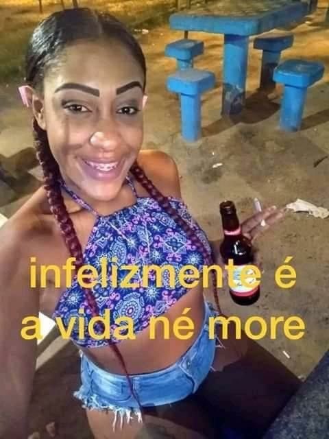 lexandy_'s tweet photo. Falta muito pra 18h? https://t.co/7Z4TeX5co8