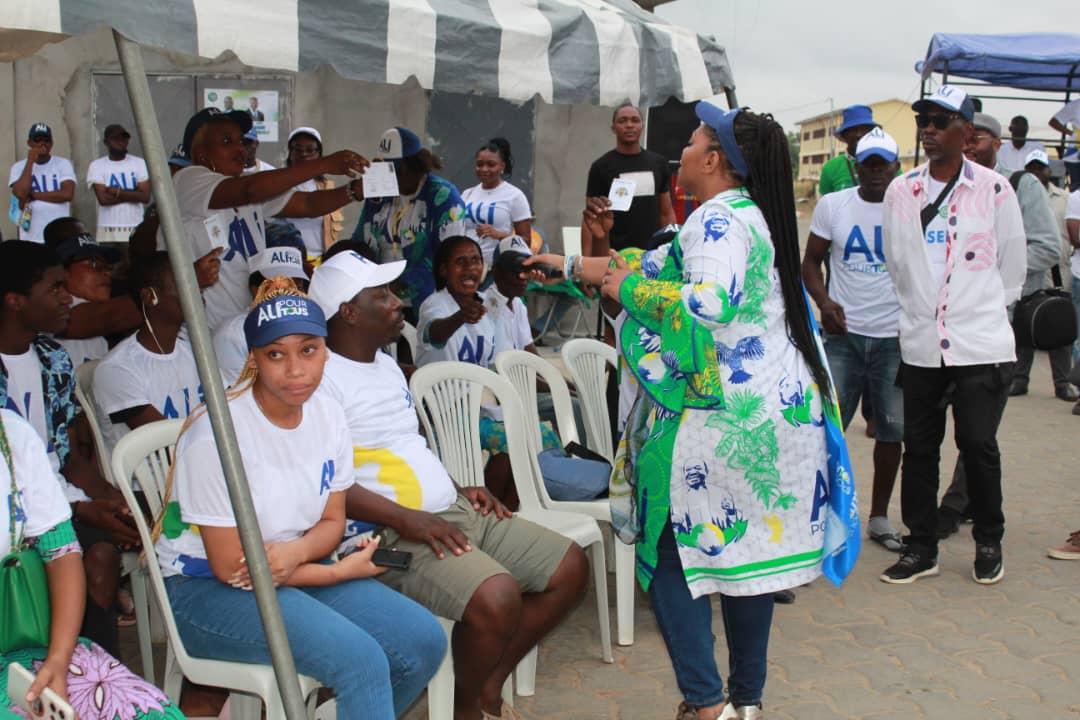 IwengaAnnie's tweet photo. Nous sommes animés par la certitude d'une victoire sans équivoque, une victoire qui témoignera de la force de notre engagement et de notre foi en un #Gabon uni et prospère. #AliPourTous #Liace #Ali2023 https://t.co/994OUo6sgw