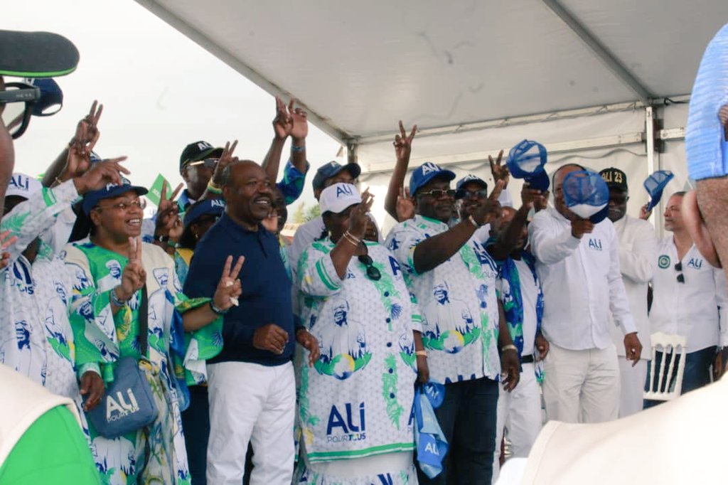 IwengaAnnie's tweet photo. Chaque pas en avant, chaque acte de soutien, contribue à renforcer notre résolution commune et à incarner la promesse d'un Gabon en plein essor hissé par le Pacte Social et Républicain.  #AliPourTous #Liace #Ali2023 🔥

 L'Estuaire avec Ali Bongo Ondimba Ngoréeee https://t.co/e1EB5e9Wl9