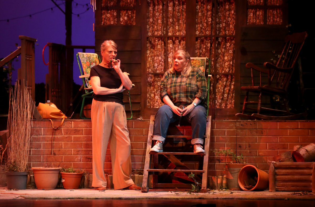 EM_Theatre's tweet image. @RoyalNottingham 4* review for Snake In The Grass eastmidlandstheatre.com/2023/08/23/rev… reviewer @JamesJordan2022 Ayckbourn gives us all the twists &amp;amp; turns that you might hope for and a masterful exploration of the ways in which we are all haunted – if only perhaps, by the ghosts of our past.