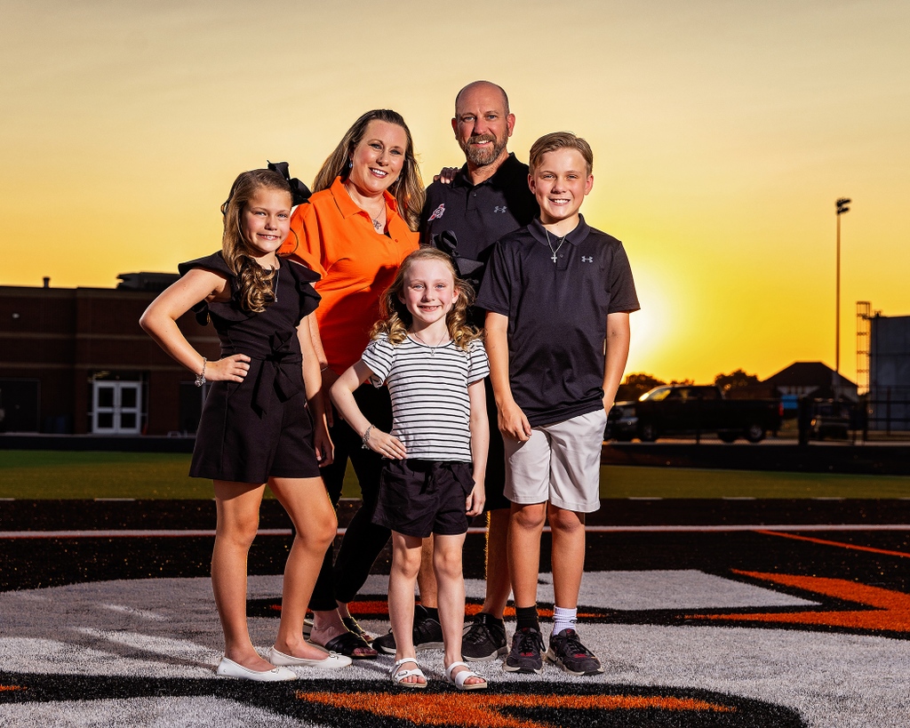 kristinmmoments's tweet image. The Bailey Family is nothing but smiles! 😆

#Aledo #AledoPhotographer #AledoProgram #Family #FWCamera #Sportraits #SportsPhotos #Football #CanonUSA #Profoto #familyportraits #familyphotographer #Photography