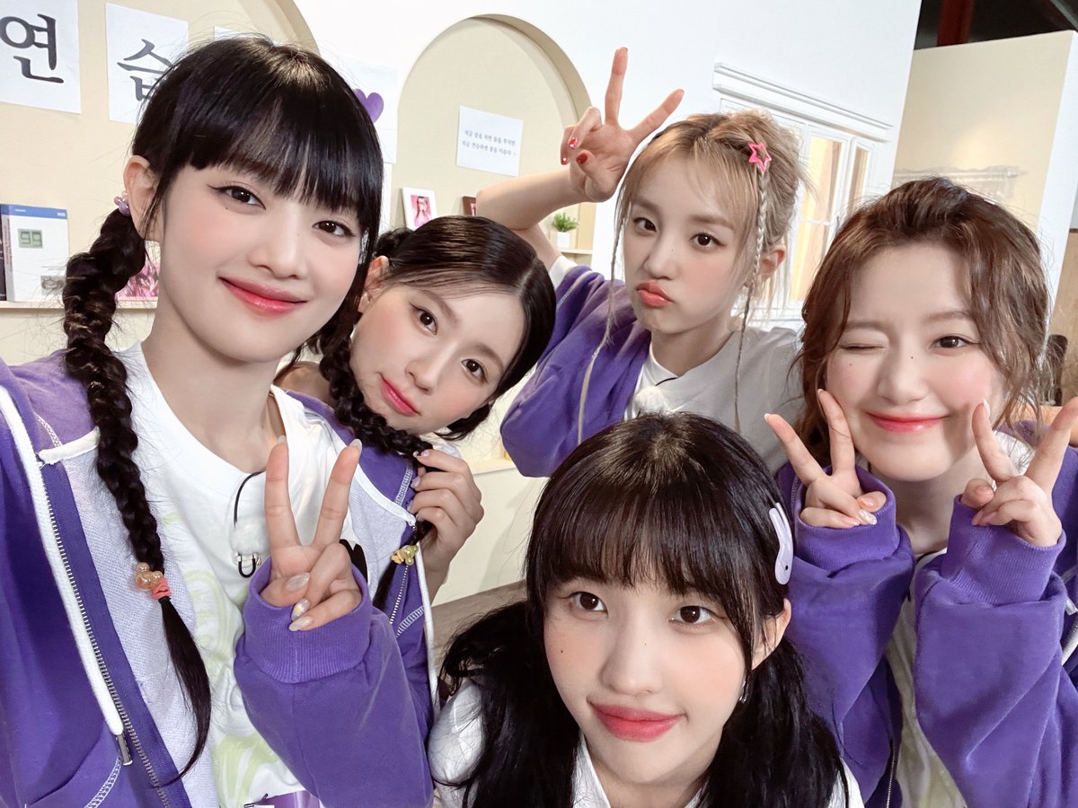 official_i_dle's tweet image. [📸] #G맘대로아이들 ★특별편성★ (G)I-DLE INSIDE

매력 넘치는 다섯둥이 아이들을 마지막으로 (G)맘대로 아이들 ★특별편성★이 마무리되었습니다! 😌
(여자)아이들이 보고 싶었을 네버랜드에게 행복한 선물이 되었기를 바라요 💕

#여자아이들 #GIDLE
#지맘대로아이들