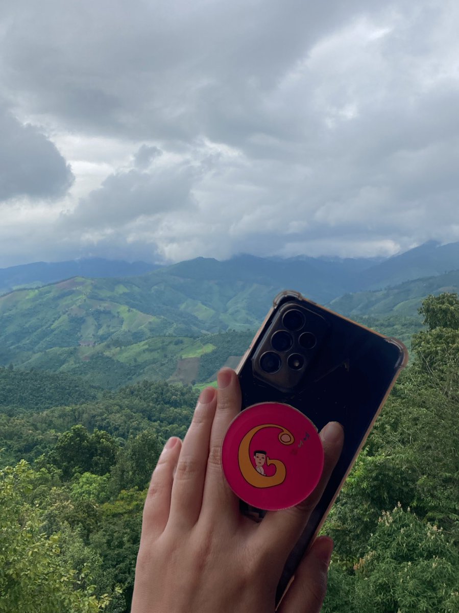 ฉันไปเอ้บผลงานจากศิลปินออทิสติกของ ARTSTORY มา น่ารักทุกอย่างเลย ใจฟูอ่ะ ได้ทั้งของสวยและคุณภาพดี แถมได้สนับสนุนให้กลุ่มคนออทิสติกมีอาชีพ ขอแค่โอกาสให้เค้าเค้าก็จะสามารถอยู่ในสังคมได้อย่างเท่าเทียม โปรดัตมีหลายอย่างเลยนะ เสื้อ ผ้าห่ม กระเป๋า ฯลฯ ทุกอย่างราคาสมเหตุสมผลด้วย 🥺🧑🏻‍🎨🌈