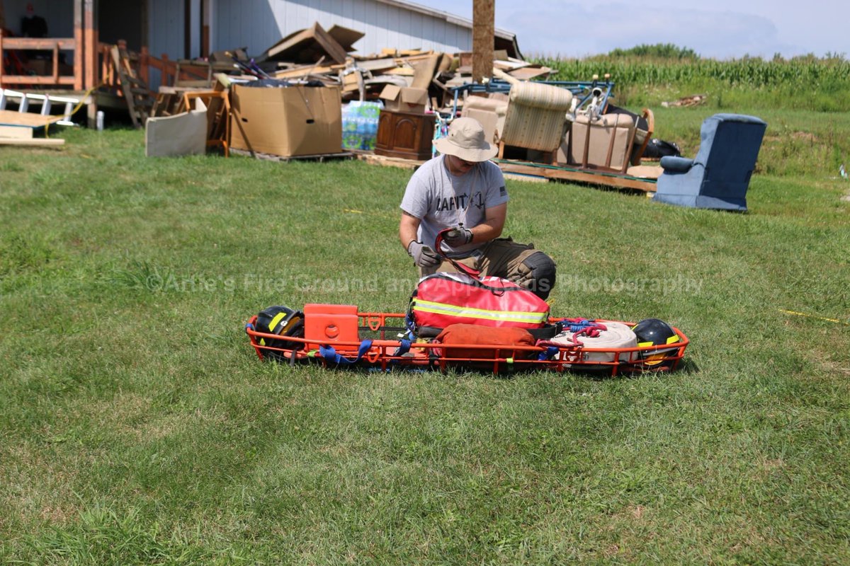 Failing to prepare is preparing to fail. Is your RITPAK ready for service right now? Do you understand how it’s set up and how to use it?

Working with <a href="/CapFireTrng/">Capitol Fire</a> in Butler Co, PA this weekend putting on the Dynamic RIT class. Nice to see the <a href="/FASTRescuePA/">FAST Rescue Solutions</a> team too!