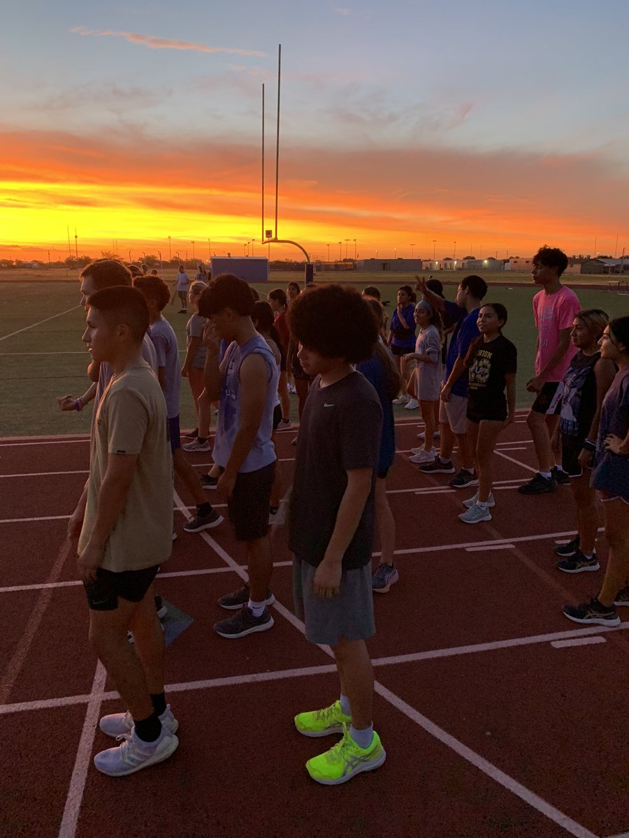 lvcrosscountry's tweet image. Sunrises &amp;amp; Sweat ☀️💦#WednesdayWorkouts #CrossCountry