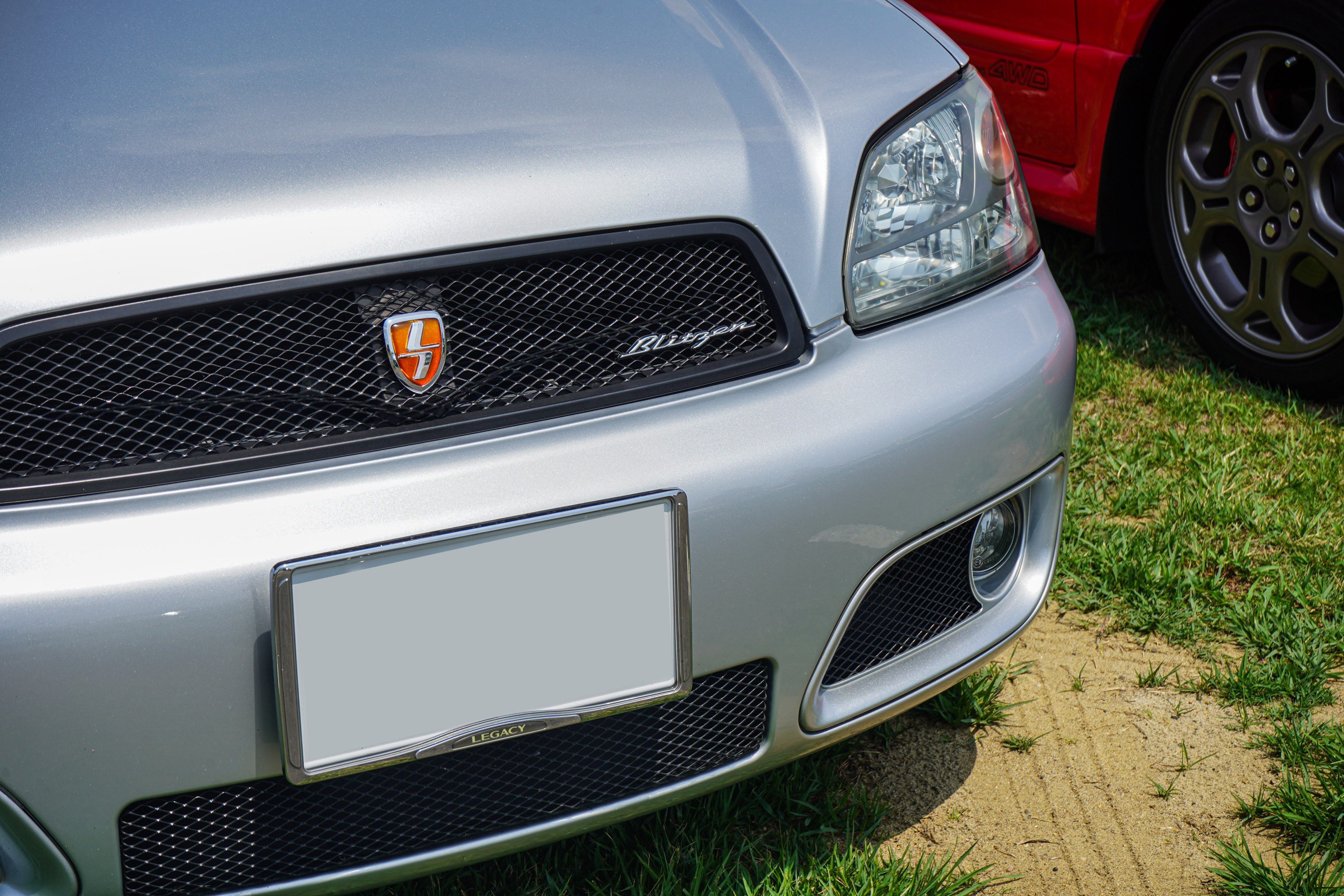 スバル　レガシー　ブリッツェン　グリル ポルシェデザインが監修したスバル「レガシィ ブリッツェン」と