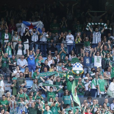 Jamás hubo problema con las banderas hasta que 4 tuiteros alzaron la voz para decir que "eso no se puede llevar". Eso es lo que desune, no la bandera.