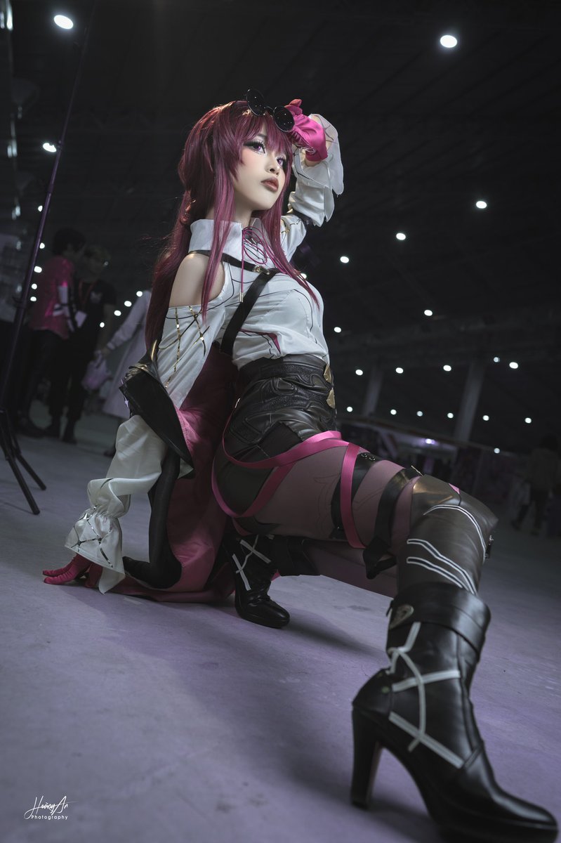 Miew_666's tweet photo. The past and future are so similar to each other. I'm indifferent towards them.

#Kafka #HonkaiStarRail #Cosplay https://t.co/EtzVryGFAa