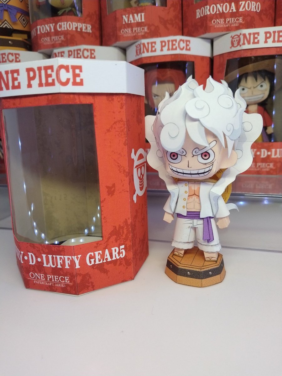 galboM's tweet photo. #ペーパークラフト  june @j_cube4906さんの作品
#OnePiece モンキー・D・ルフィ GEAR5 
A4⇨A5 縮小で作成 https://t.co/ato9fViAkJ