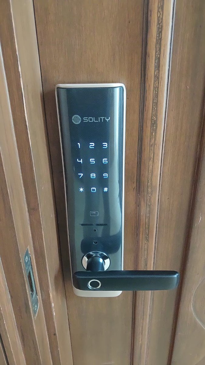 jal_electricals's tweet photo. SOLITY_GM-7000BK 

Go Digital 1️⃣2️⃣3️⃣
Having Digital locks on your door makes it easy to access without the hassle of handling the key🔑 

Follow for more✨
https://t.co/woZ8ArPWgJ

#Gokeyless #rfidcard  #Smartdoorlock #mortise  #pushpulllock #digital #solity_korea🇰🇷💯 https://t.co/Re0tC02431