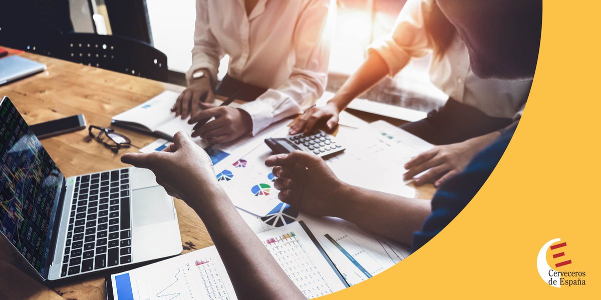 CervecerosES's tweet image. Mantenemos el espíritu con el que empezamos hace más de 100 años: impulsar el desarrollo del #sectorcervecero, motor de la #economíaespañola. Sumamos muchos aprendizajes, muchos asociados diversos, pero continuamos defendiendo un interés común: trabajar por y para las cerveceras.