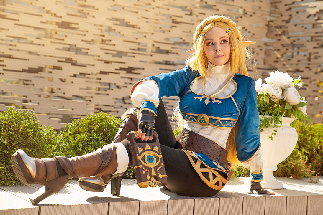 CosplayInfin's tweet photo. Embrace the heart of an adventurer and the grace of a royalty, embodied by the incredible 
@HellyValentine ! 👑✨ Stepping into the world of #PrincessZelda, 
@hellyvalentine  captures her timeless elegance and the spirit of a true heroine through the art of #cosplay. A tribute to the princess who inspires us all! #Zelda #CosplayRoyalty