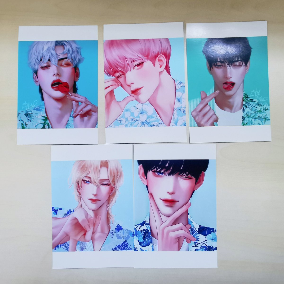plavelvr's tweet photo. my plave pboxes are home!!! tysm as always @KJPabili! 😍 #KJ_Feedbacks
everything's so pretty!! big thanks to the artists who shared these masterpieces with us 🫶 https://t.co/Ja23Avnyfd