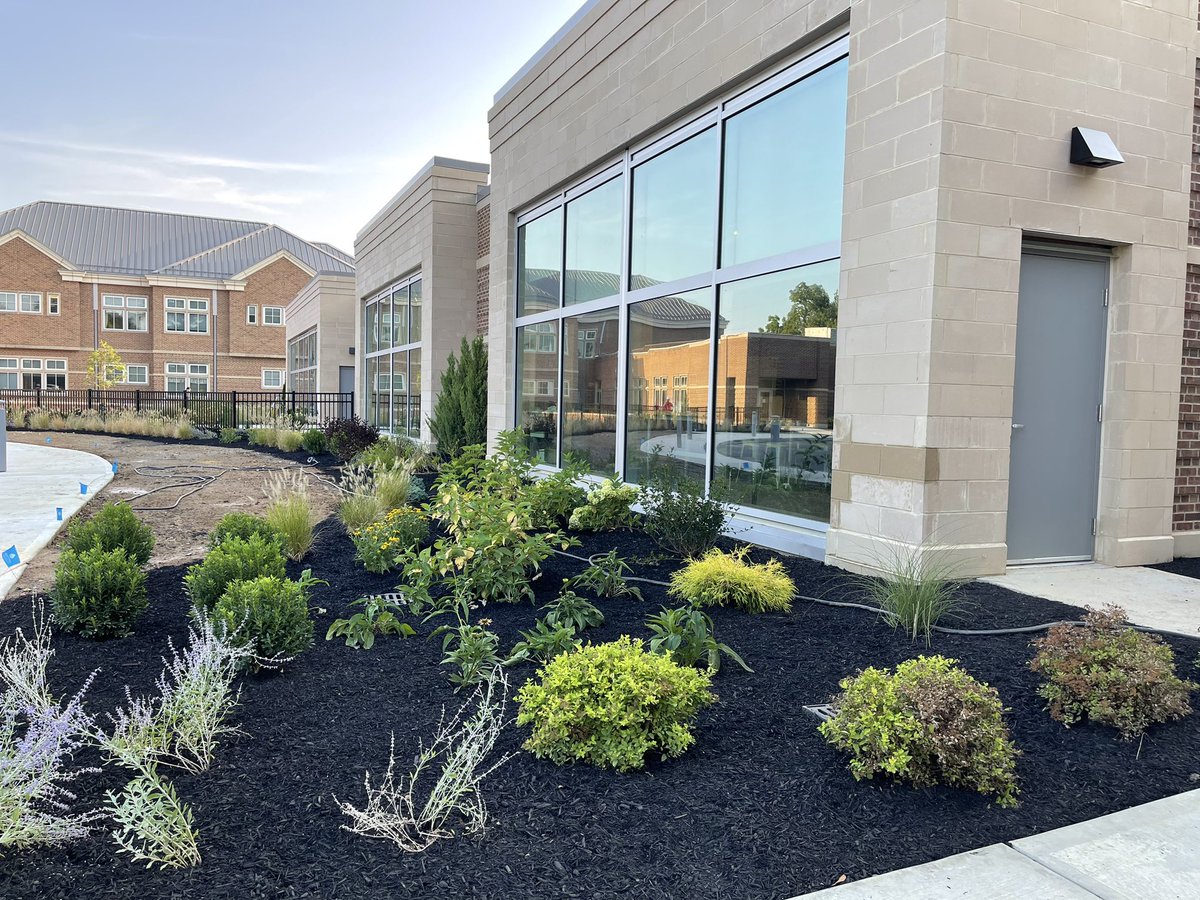 IHSchools's tweet photo. We are READY for you Braves @IHElementary - welcome, home! #BraveFirstDay #IHPromise https://t.co/HE8Y9HtZbN