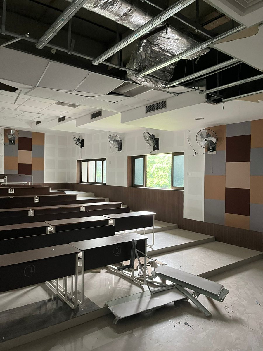 FMMCH_BLS's tweet image. Saddened to show you the situation of Lecture Threaters Of Fakir Mohan Medical College &amp;amp; Hospital.The ceiling has fallen down to the ground, and this happened during the lecture hour,who would have been responsible if it had fallen over a student.
