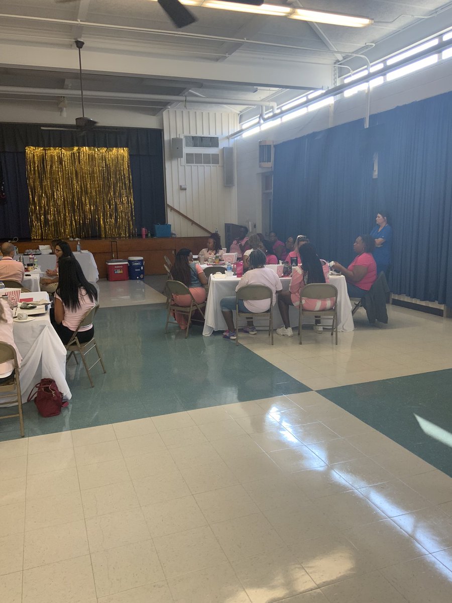 In support of our fearless leader @PrincMontclair .. The stafff at <a href="/MontclairEleme1/">Montclair Elementary</a> is displaying solidarity with wearing pink for Breast Cancer Awareness <a href="/CumberlandCoSch/">Cumberland County Schools</a>  #cumberlandstrong #MontclairStrong