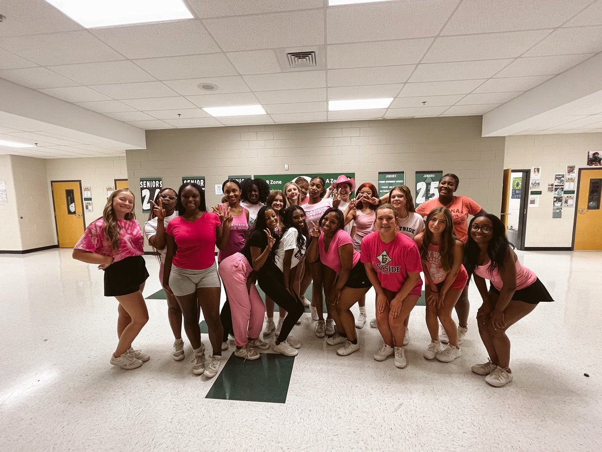 Pink out practice yesterday for Varsity spirit 💗
.
.
.
.
#ehscheer #hscheer  #goeagles #cheerleading #varsitycheer #spiritcheer