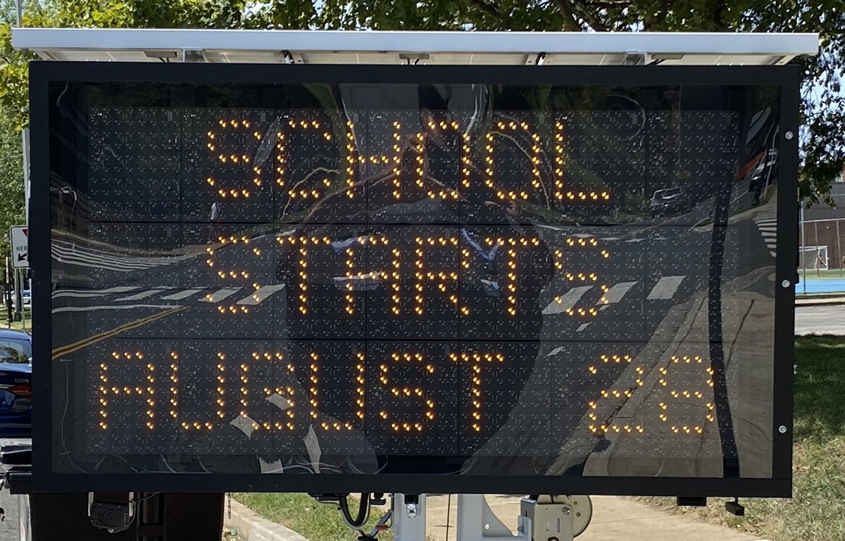 SuptDuran's tweet photo. School starts for @APSVirginia students on Mon., 8/28, so please be aware of students walking to school &amp; waiting at bus stops. Also, bus eligible students should ride the bus instead of being dropped of at school to help decrease traffic surrounding schools. #APSBack2School https://t.co/DdyUuhXxoT
