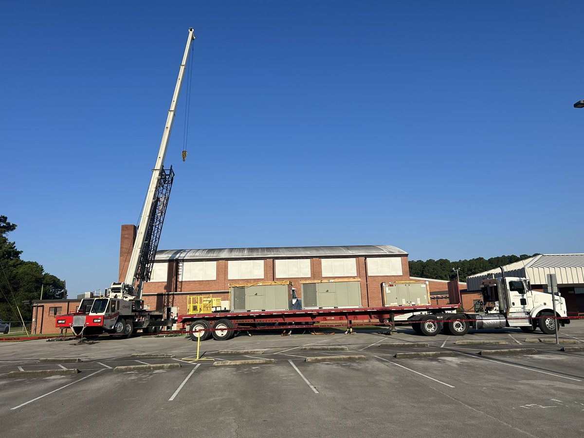 SamueWilliams1's tweet photo. Exciting things are going on at S W Snowden School. Our athletes will be able to enjoy heating and air this school year! https://t.co/GxZ0e3M9fP