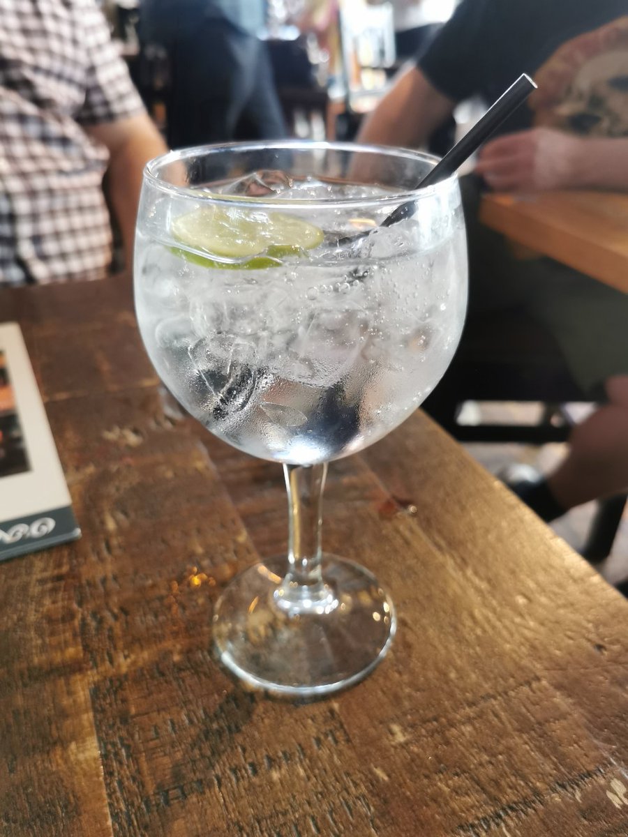 BradleyBarnham's tweet photo. Out-out in that London with my brother #couldgetmessy https://t.co/CIYEAmGaLc