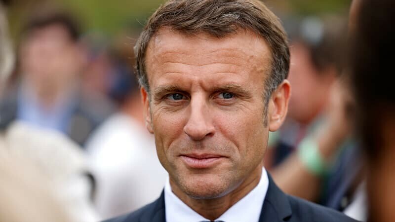 BFMTV's tweet photo. 🔴 ALERTE INFO
"On ne peut pas avoir des épreuves si tôt dans l’année": Macron veut des "ajustements" sur le calendrier du Bac
https://t.co/MrPfSa5Kt7 https://t.co/VIr9wfj00U