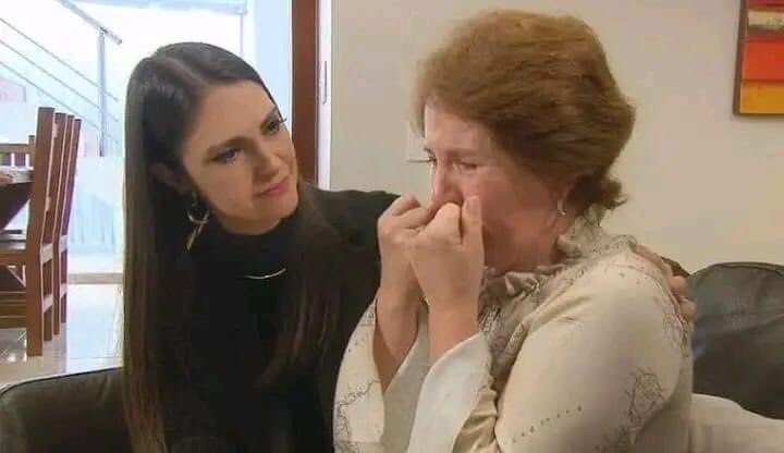 _xmemes's tweet photo. Eu consolando minha amiga dps dela ter feito tudo ao contrário do que eu falei https://t.co/WDMvi27rJ1
