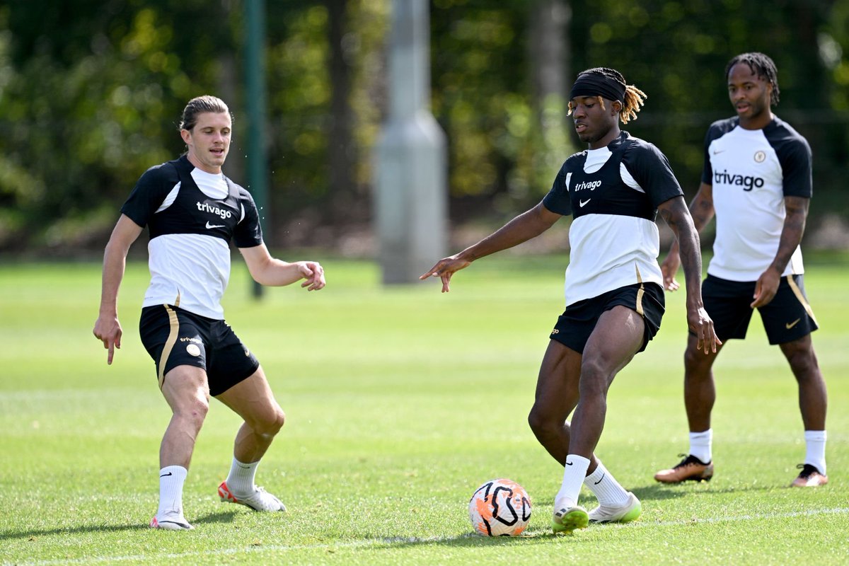 ghanachelsea's tweet photo. Getting ready for Luton 🔵 https://t.co/HHRFQ3IrzA