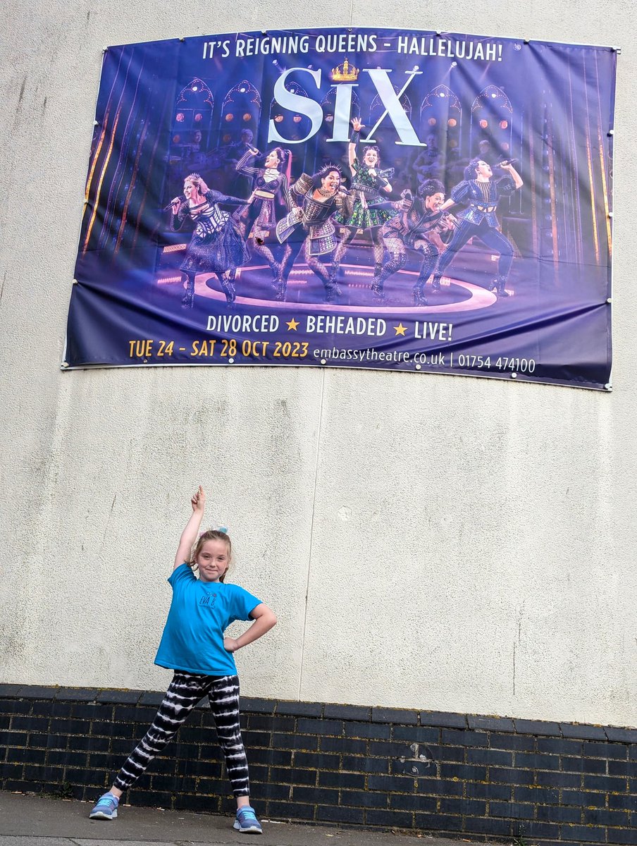 Excited...who can blame her! 
<a href="/sixthemusical/">SIX 👑</a> <a href="/EmbassySkegness/">Embassy Theatre, Skegness</a> <a href="/magna_vitae/">Magna Vitae - Executive Directors</a> <a href="/Kennywaxprods/">Kenny Wax Productions</a> 
#SKEGNESS 
Yaass 👑👑👑👑👑👑