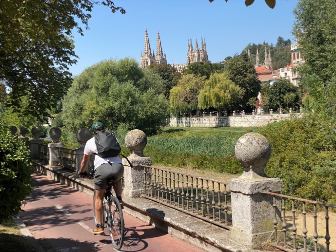 Veamos cómo el #ejercicioflsicoregular exhibe un efecto preventivo de #demencia # Alzheimer por aumentar la neurogénesis y plasticidad neuronal, entre otros mecanismos. Cito y aporto 44 referencias científicas.
neumologofelixmartinsantos.com/prevencion-dem…