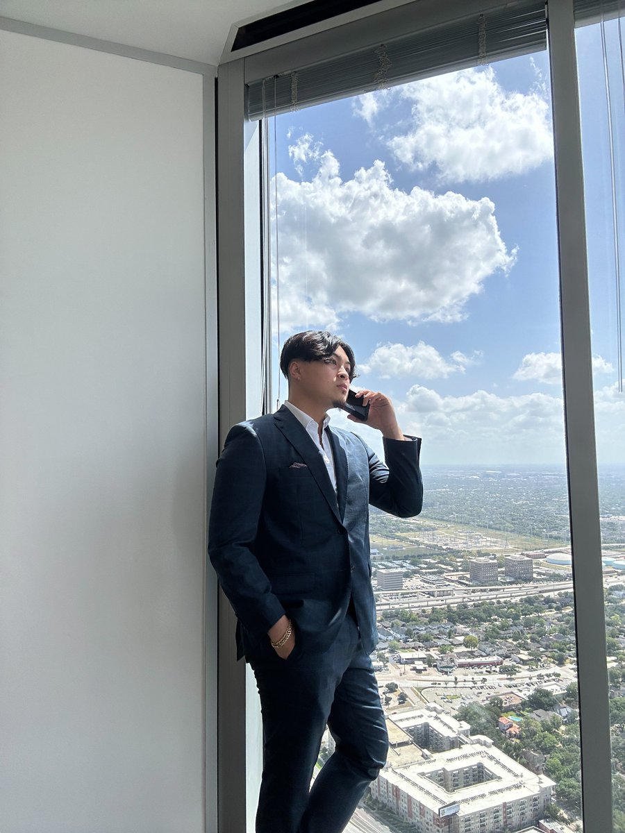 HashTag_Brandon's tweet image. Unlocking doors to dreams 🏡🔑 

Living the realtor life one deal at a time! 📈

Brandon Basilio | REALTOR®
📲 (346) 933-1588
📧 Brandon@TheRealtyClubTX.com