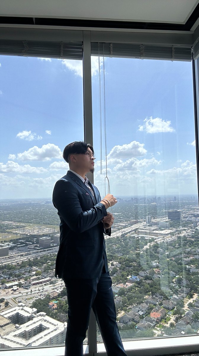 HashTag_Brandon's tweet image. Unlocking doors to dreams 🏡🔑 

Living the realtor life one deal at a time! 📈

Brandon Basilio | REALTOR®
📲 (346) 933-1588
📧 Brandon@TheRealtyClubTX.com