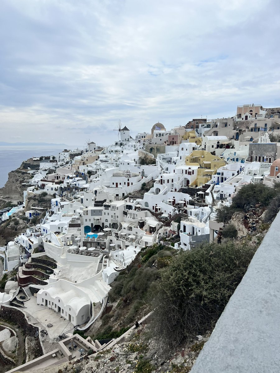 erisaga's tweet photo. When in Santorini. 🤩🤩🤩 #santorini #oia #whenonholidays #west #greece https://t.co/VKm7NRLrFV