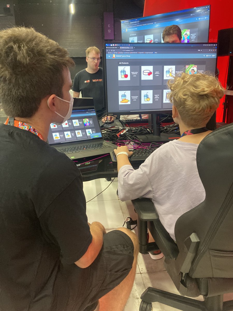 Noch ein paar Eindrücke vom ersten, erfolgreichen Tag auf der <a href="/gamescom/">gamescom</a> 🥳🖥️