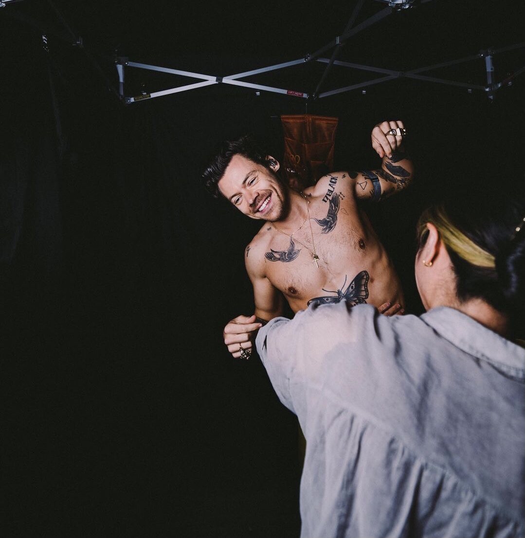 TheHarryNews's tweet photo. Harry for Love On Tour. - (by Lloyd Wakefield) https://t.co/tIAVjdAPWc