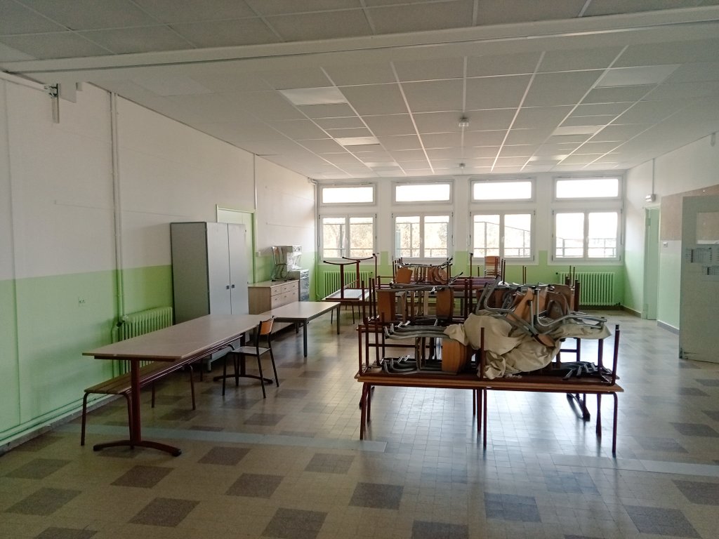 pierre_fiori's tweet photo. #Rénover #Embellir #Moderniser et #Végétaliser les écoles pour mieux accueillir nos Pitchouï.
A l'école de St Roman de Bellet : nouvelles huisseries, agrandissement du réfectoire et peintures.
Le compte à rebours a commencé dans les écoles de la @VilledeNice ! #RentréeScolaire https://t.co/41WXYdvkzb