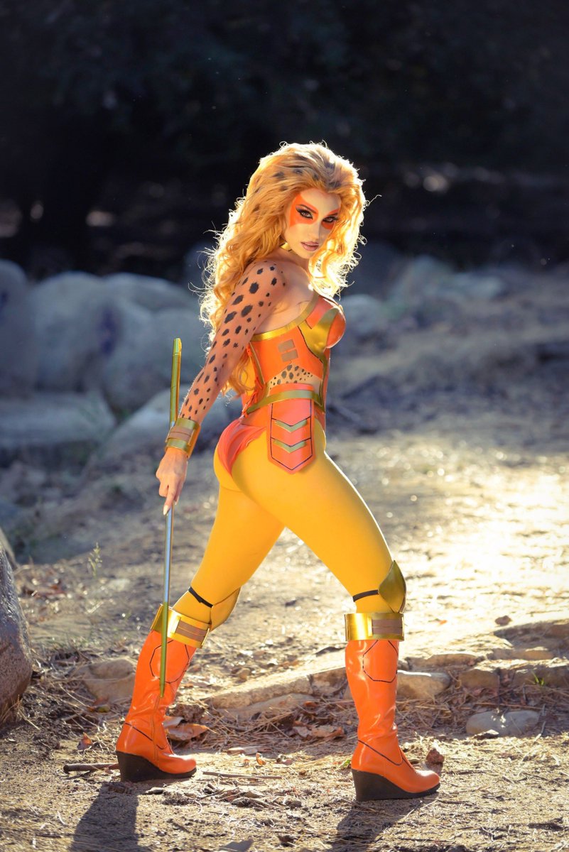 Cheetara  🐆

Cosplay made by me and based off the art of @stevenwayneart 

#Thundercats #Cheetara