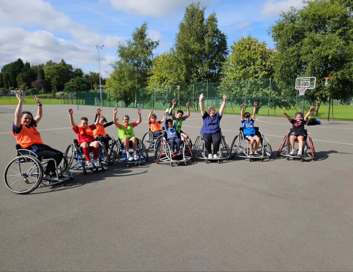 Another amazing delivery day.
I love my job.
Schools out HAF holiday programme, at Lordswood girls school Birmingham.
#make_inclusive 
@SportBirmingham 
#togetherfund 
#disabilityexpo 
#bwcb2016 
#breakinbarriersbham 
#PARALYMPICGB 
#activityalliance 
#WeAreMotivation