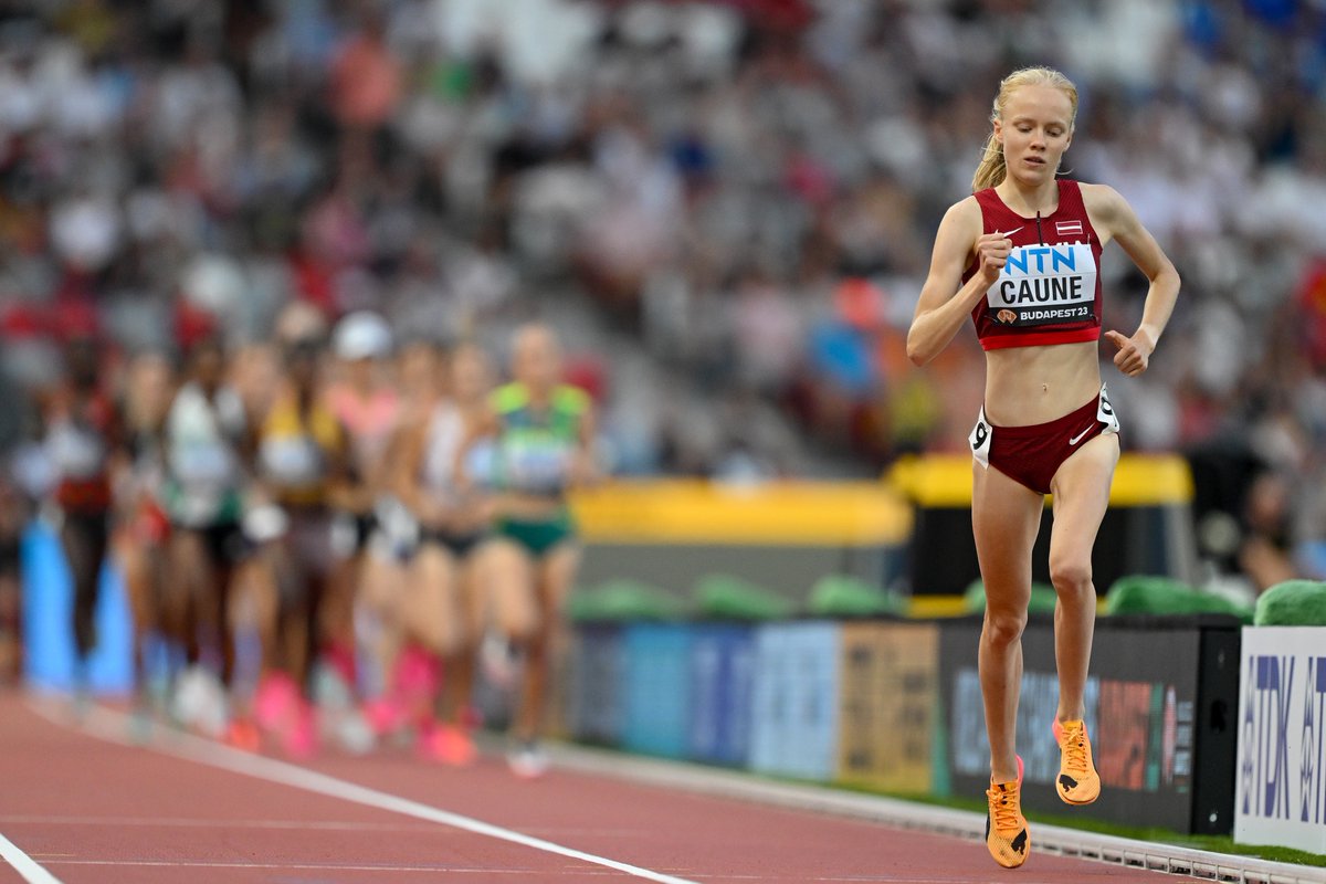 Gutsy 👏

🇱🇻's Agate Caune front-runs the first 5000m heat to finish in 4th place and qualify for the final.

She's only 19 and very much ready for <a href="/WARiga23/">WRRC Riga 23</a> on home soil 🙌

But first: that 5000m final on Saturday!

#WorldAthleticsChamps