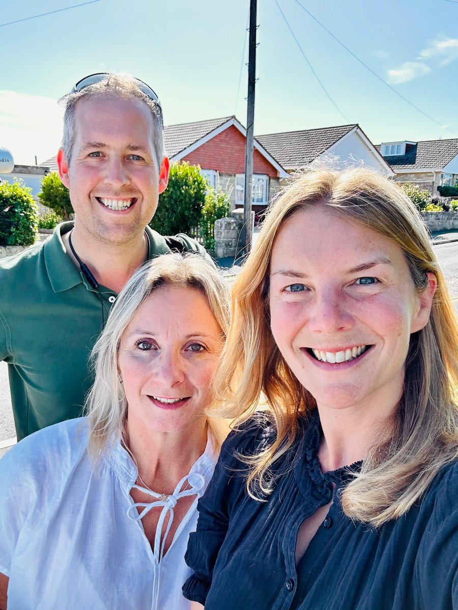iwconservatives's tweet photo. The @Conservatives team has been out today supporting @EdHopper1 on the eve of poll for the Wootton Bridge by-election. #voteconservative https://t.co/d9wqitYgwQ
