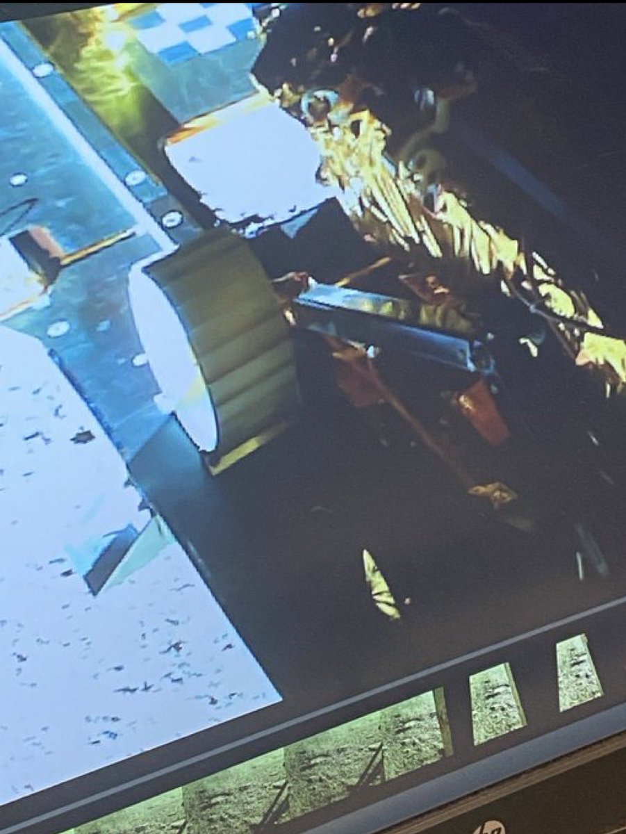 smitparmar7's tweet photo. After Soft landing in Moon, now it is time of Moon walking. 

 #PragyanRover
#Chandrayaan3 https://t.co/JbyfTULp9G