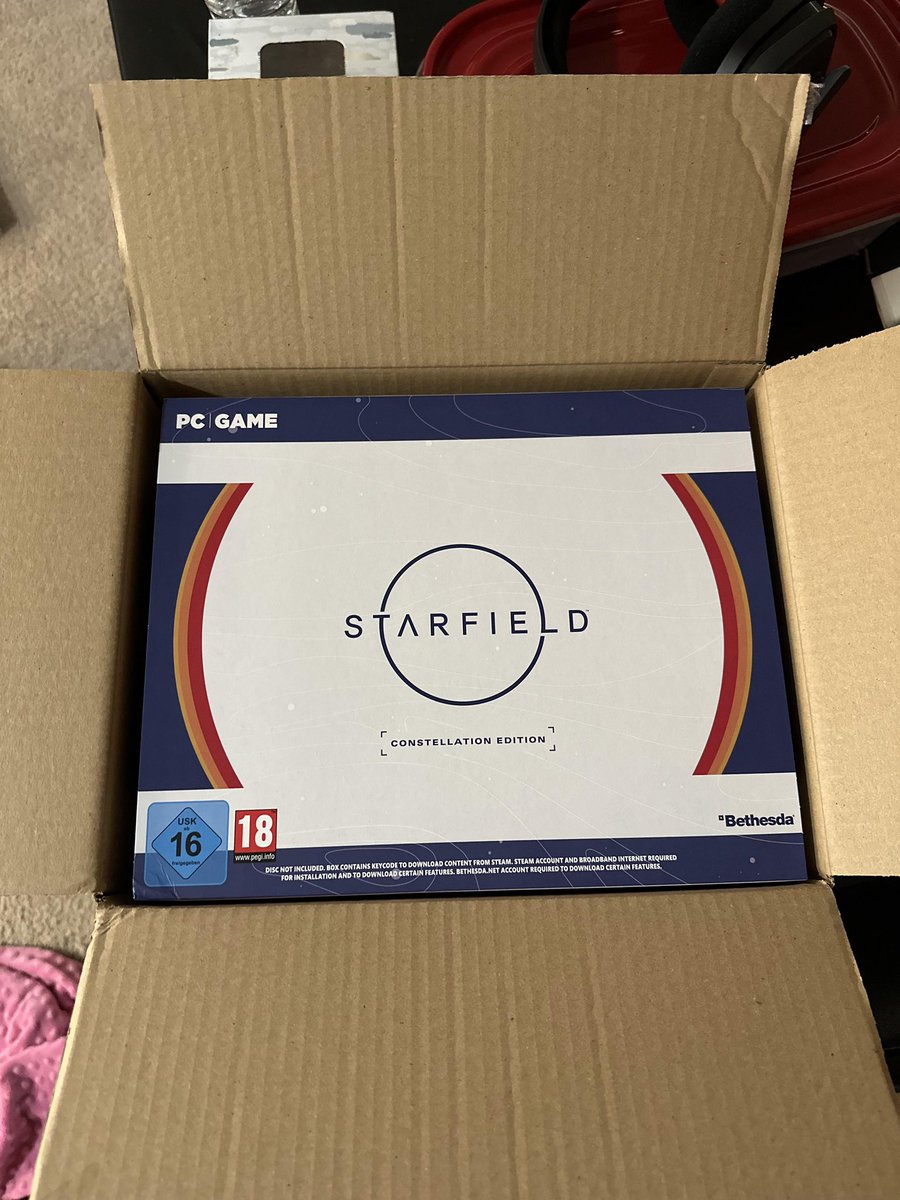 BethesdaBeyond's tweet photo. ⚡️ It seems like some #Starfield Constellation Edition orders are arriving a week early! 

(u/PotatoKitten011) https://t.co/4d4eh8Ez0a