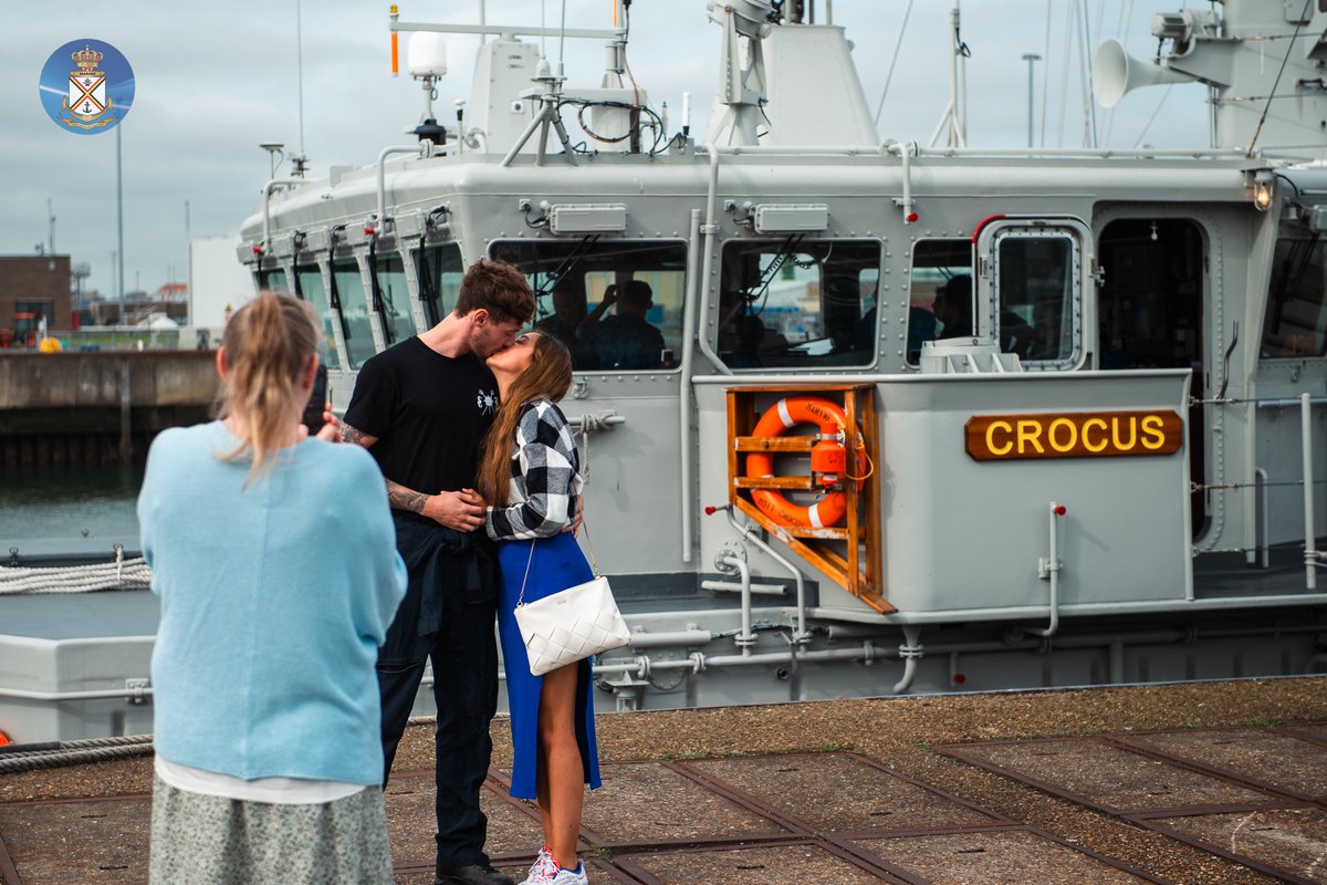 TheBelgianNavy's tweet photo. 💣🌊Mijnenjager Crocus vervoegt NAVO-vloot in strijd tegen explosieven op zee
🚢Vandaag zette de bemanning van de mijnenjager Crocus koers richting de Nederlandse kust, waar ze de Standing NATO Mine Countermeasures Group 1 (SNMCMG1) zal vervoegen. https://t.co/KaFCQGgj9V
