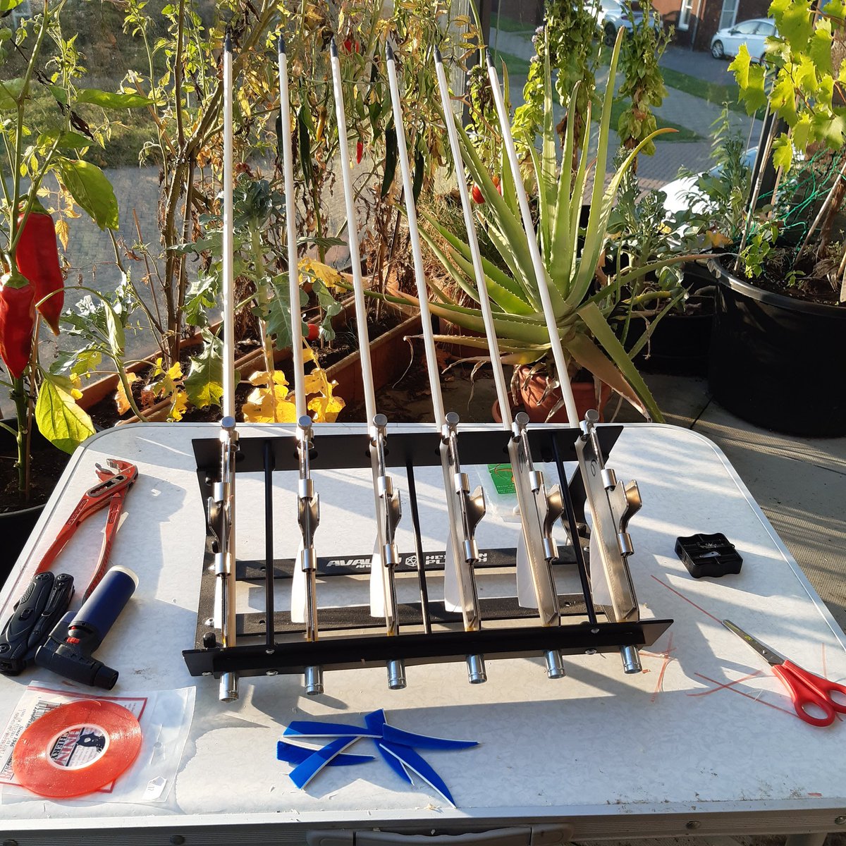 CluthaDubh's tweet photo. Al fresco fletching.
Got a couple of 3D shoots coming up. Poppel in Belgium at the weekend, then the weekend after that, shenanigans with the Bowhunting Team Unicorn's shoot in Gemert.
#Archery #3dArchery #FieldArchery #InstinctiveArchery #IntuitiveArchery #TraditionalArchery https://t.co/gDVZ5GU3iB